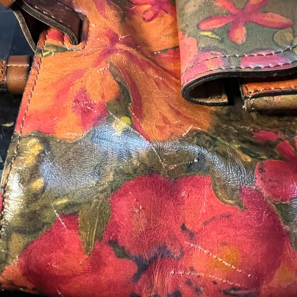 Patricia Nash Madison Leather Tote Bag- Floral Oil Painting - Picture 5 of 7